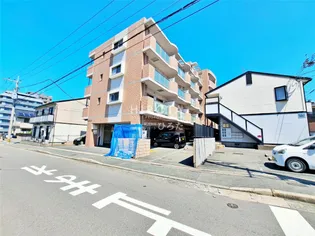 出屋敷館【2階】の外観