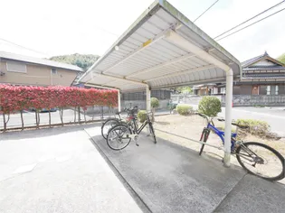 ヴィラージュ B棟【1階】の外観