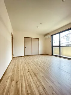 エトワール嵐山【1階】の内装