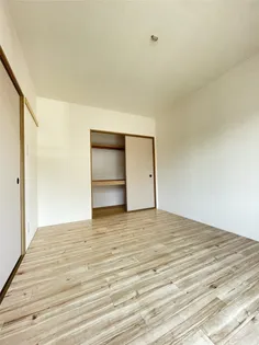 エトワール嵐山【1階】の内装