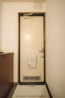 エトワール嵐山【2階】の玄関