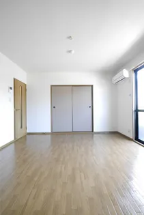 エトワール嵐山【2階】の内装