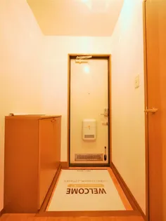 エトワール嵐山【1階】の玄関