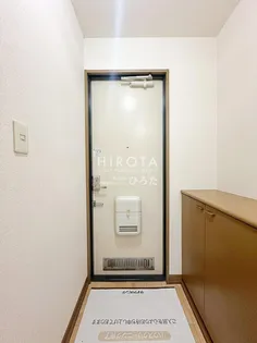 エトワール嵐山【2階】の玄関