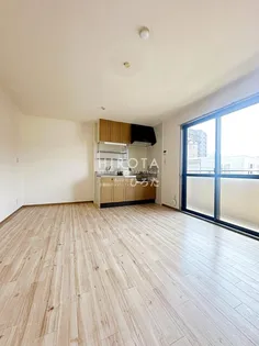 エトワール嵐山【2階】の内装