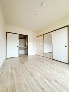 エトワール嵐山【2階】の内装