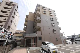 ラ アヴェニールの画像