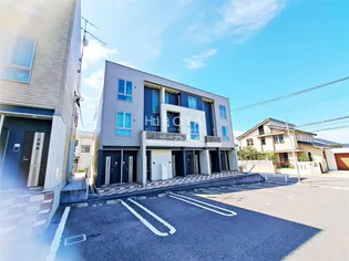 ラインハイム足立山A【1階】の外観