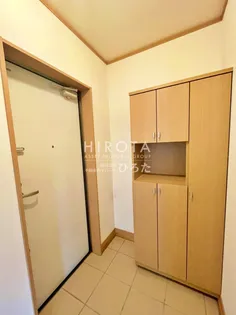 プチメゾン石坪町Ⅱ【2階】の玄関