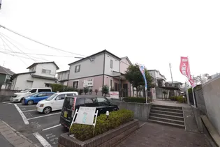 スカイヒルズA・B【1階】の外観