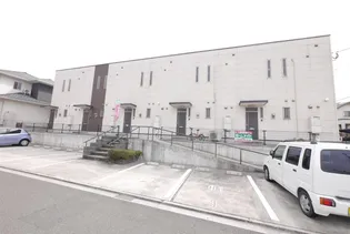 ロイヤルガーデン湯野原【1階】の外観