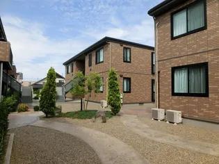 ヴィラージュF棟【2階】の外観