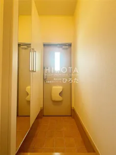 フェイバースターA棟【2階】の玄関