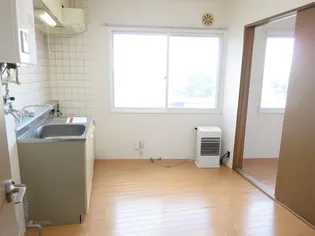 プラザケアンズA棟【201号室】の内装