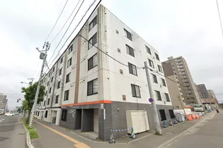 カレラ月寒中央【5階】の外観