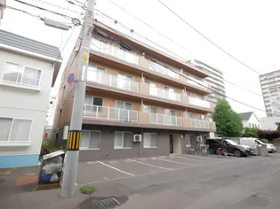 グランドヒルズ【2階】の外観