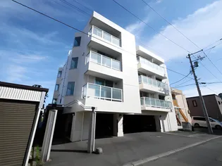 クィーンズコート南郷の画像