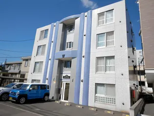 グランド中の島の画像