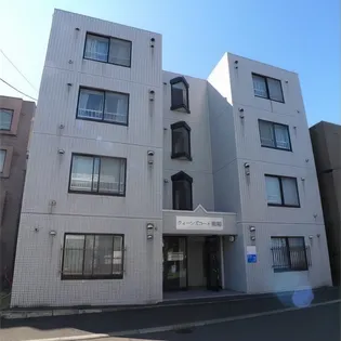 クィーンズコート南郷【2階】の外観