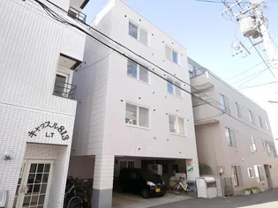 クゥーネルS【2階】の外観