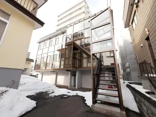 レジデンス嶺【2階】の外観