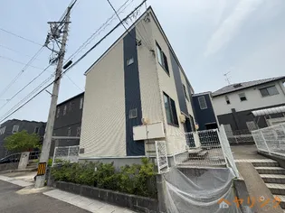 LEO CUTTE【103号室】の外観