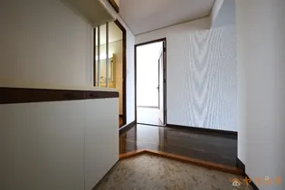 インテリジェント星ヶ丘II号館【4階】の玄関