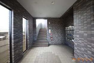 サンハイム新守山【4階】の玄関