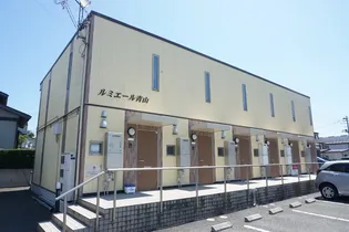 ルミエール青山【1階】の外観