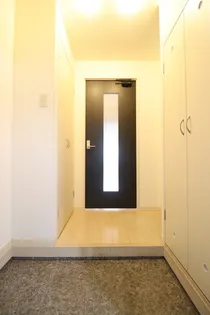 グランディ下曽根【802号室】の玄関