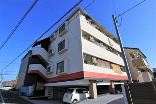 束本マンション【402号室】の外観