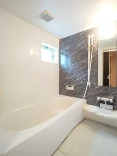 ロイヤル・メゾン A棟【101号室】の風呂