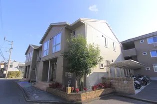 ロイヤル・メゾン A棟【102号室】の外観