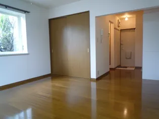 エステートピアタカ【101号室】の居間