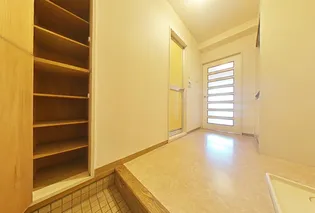 サンノーブル柏一番館【203号室】の玄関