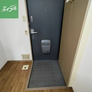 コンフォートタナカ【1階】の玄関