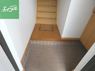 ノーブルメゾン【2階】の玄関