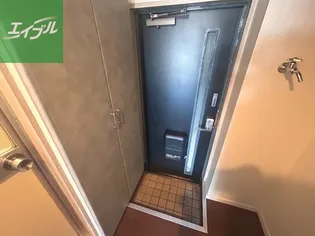 メゾンロワヴェール【103号室】の玄関