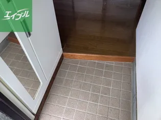 松尾ビル(淵町)【207号室】の玄関