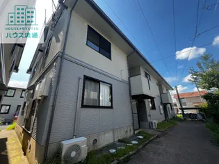 ロイヤルガーデン仲沖F棟【1階】の外観