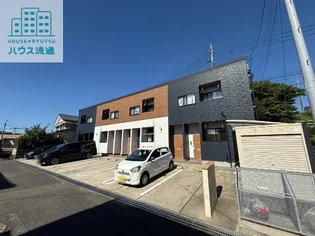 カーサ・モンレーヴII【1階】の外観