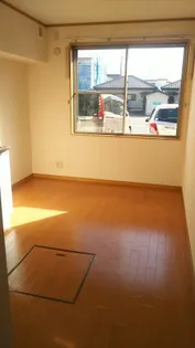 サンフォレスト【101号室】の居間