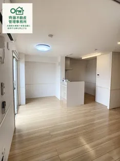 プレジールA【302号室】の居間