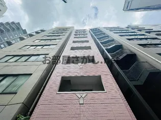 東京都新宿区新宿2丁目【マンション】の外観