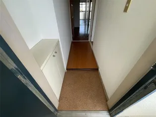 シュロス鵜の森【4階】の玄関