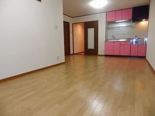 サープラス石塚B【1階】の居間