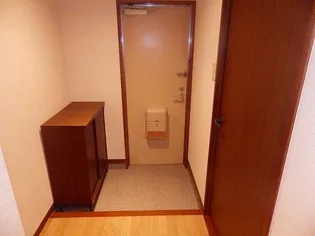 サープラス石塚B【1階】の玄関