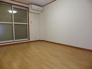 サープラス石塚B【1階】の寝室