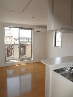 レーヴ グランディス A【2階】の居間