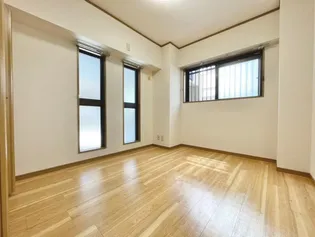 アン・ファブール【102号室】の寝室